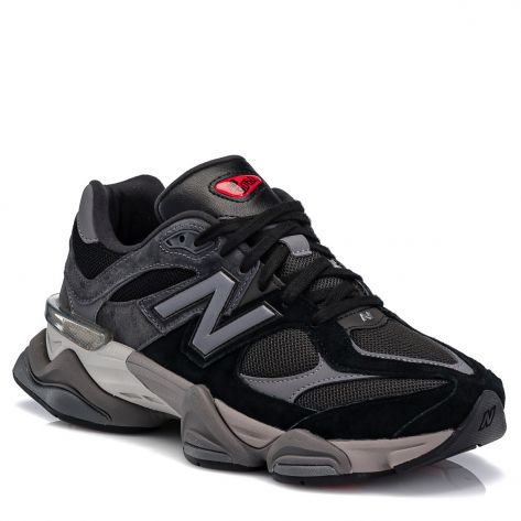 The 9060 Black Castlerock- Black