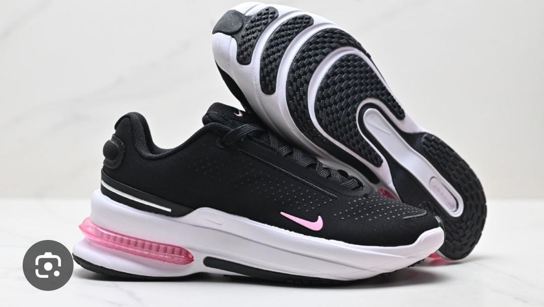 Nike Air Zoom Upturn SC trainers