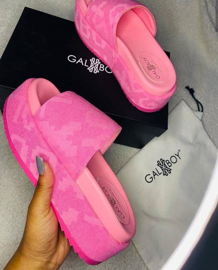 GXB Platform Sandals