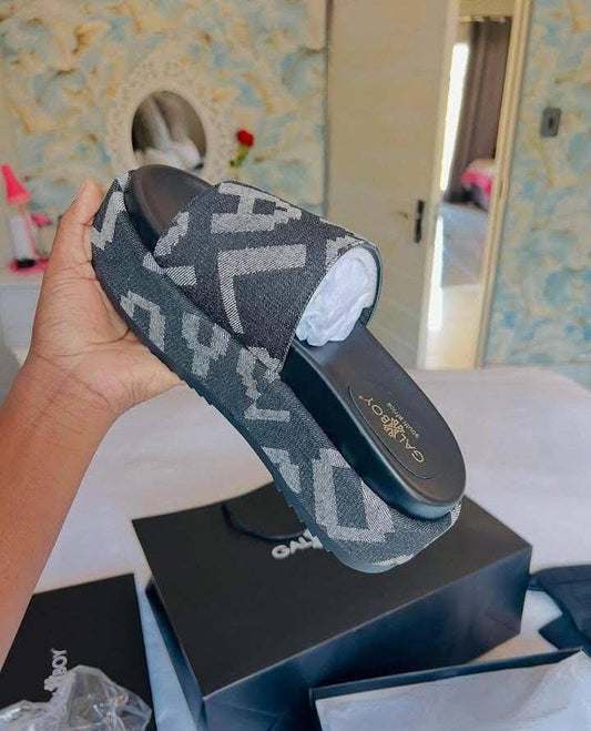 GXB Platform Sandals