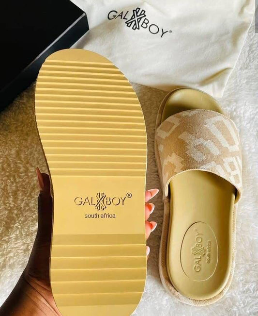 GXB Platform Sandals